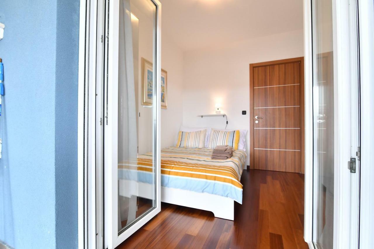 City Penthouse Vita Пула Екстериор снимка