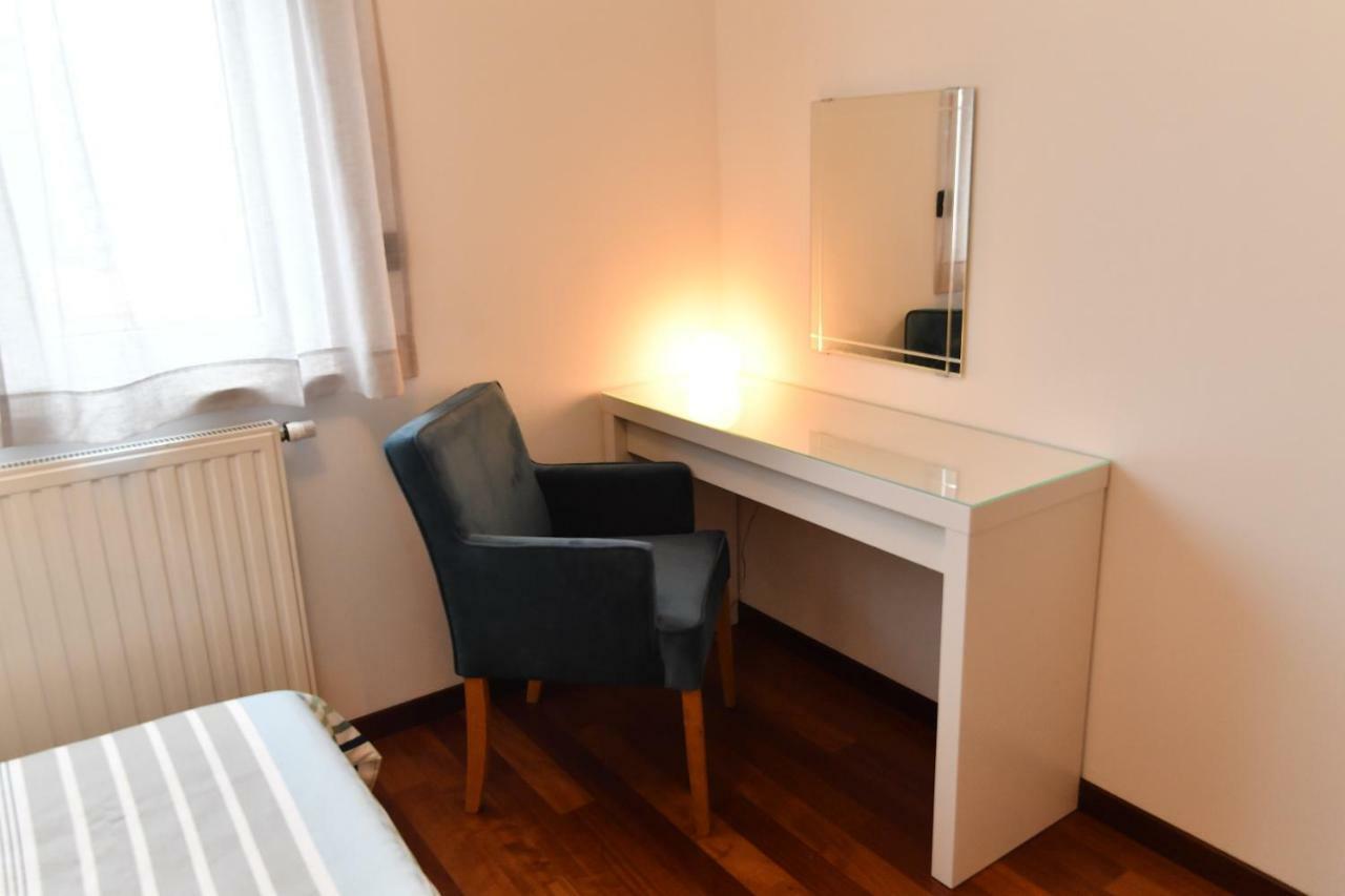 City Penthouse Vita Пула Екстериор снимка