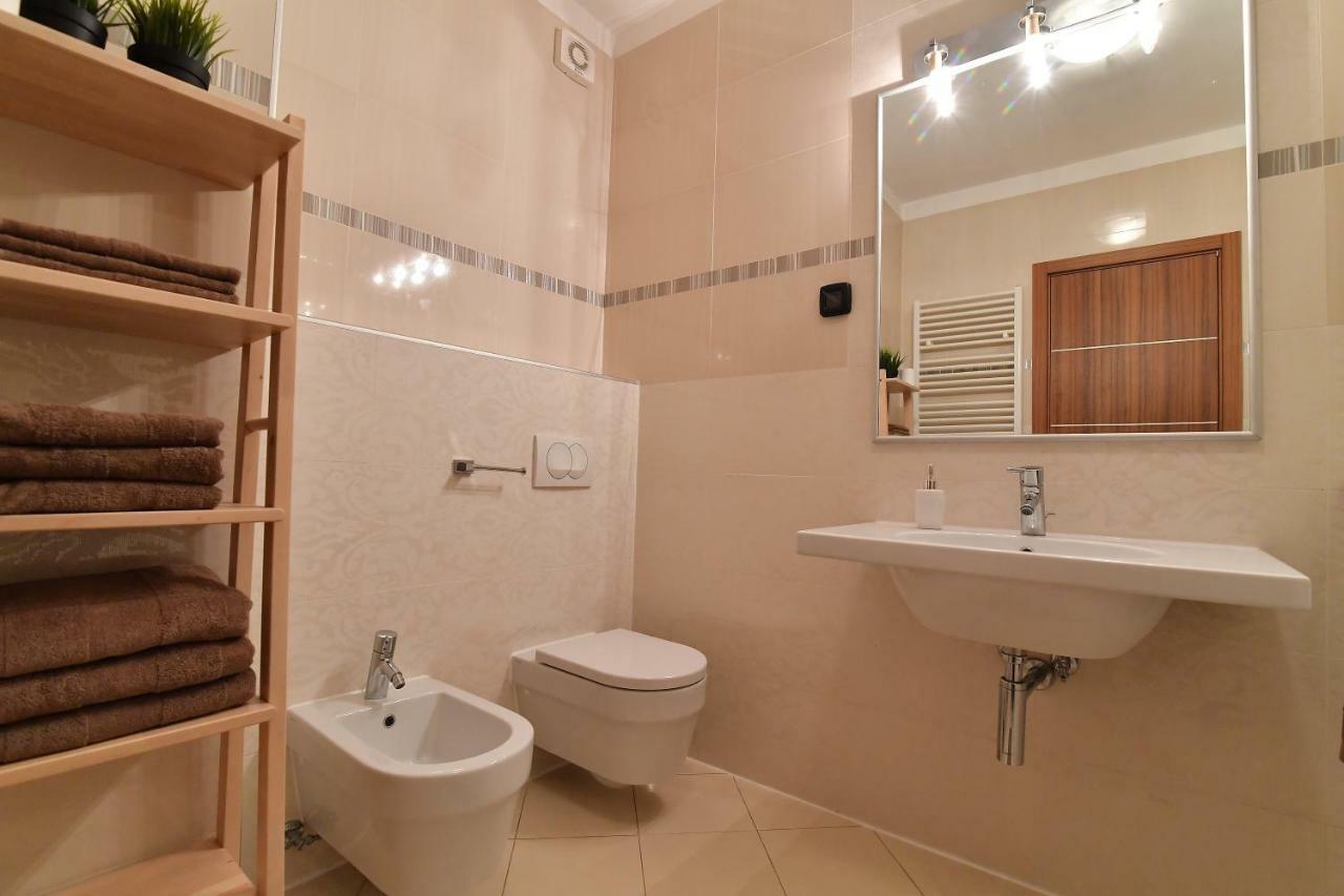 City Penthouse Vita Пула Екстериор снимка