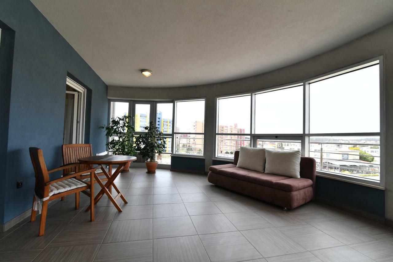 City Penthouse Vita Пула Екстериор снимка
