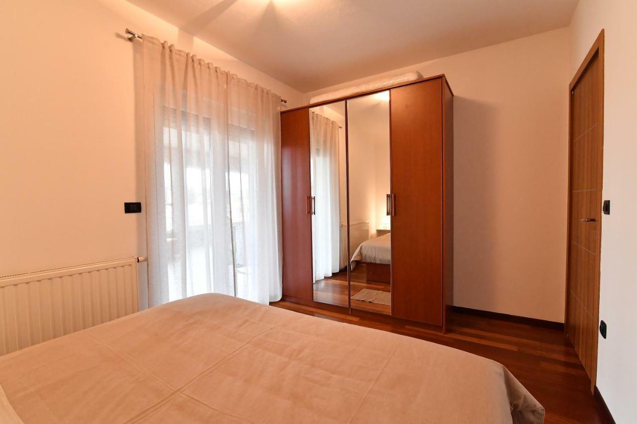 City Penthouse Vita Пула Екстериор снимка
