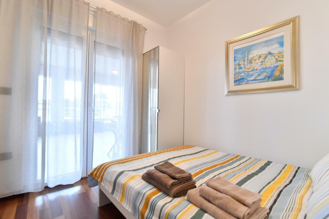 City Penthouse Vita Пула Екстериор снимка