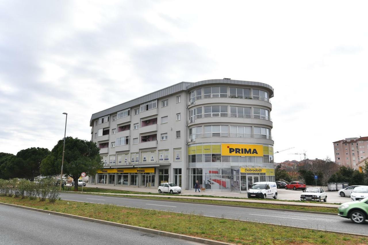 City Penthouse Vita Пула Екстериор снимка